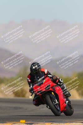 media/Nov-06-2023-Moto Forza (Mon) [[ce023d0744]]/3-Intermediate Group/Session 3 (Turn 5)/